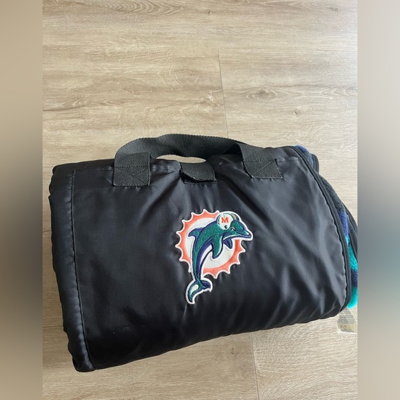 Vintage Miami Dolphins Beach Picnic Blanket 56 x 47 inches Fleece Nylon Old Logo - Picture 4 of 4
